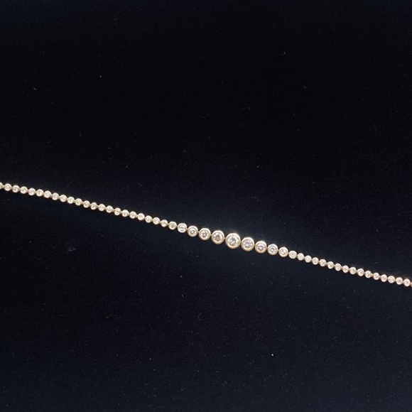 DIAMOND GRDUATING TENNIS BRACELET - Picture 2 of 4